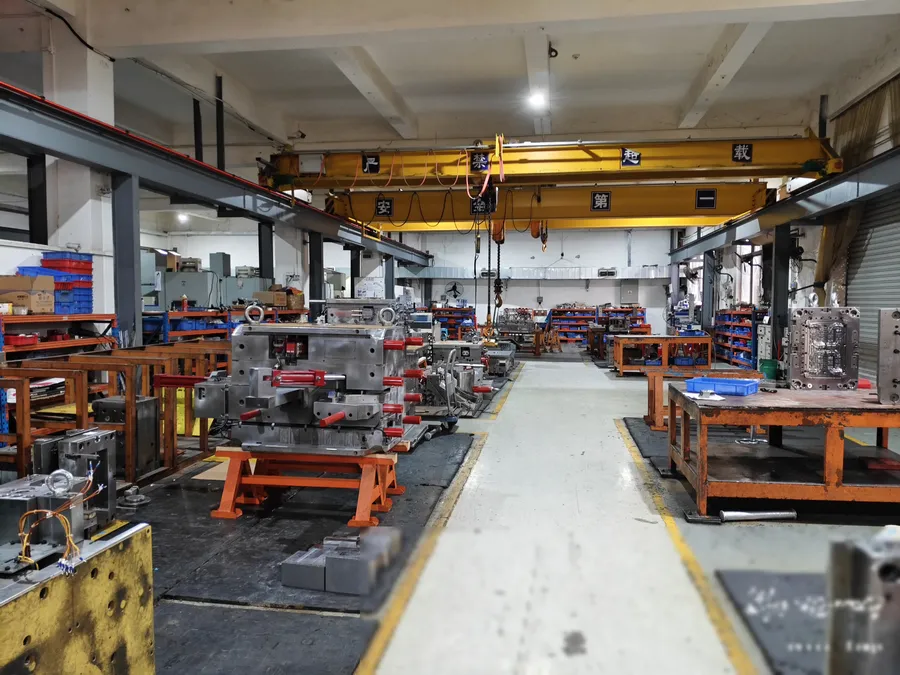 Mold workshop with crane